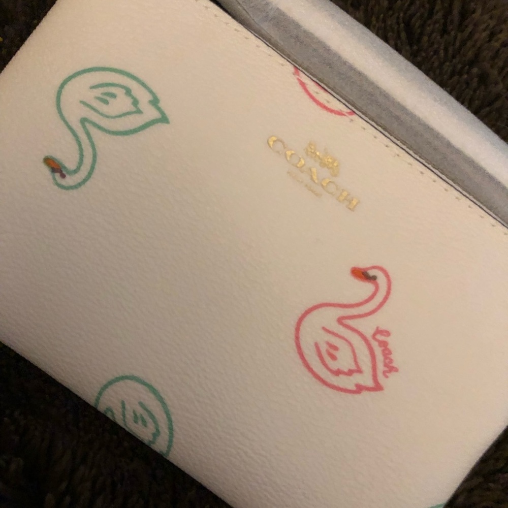 SALE!!! NWT Coach RARE Swan Wristlet!! PRICE FIRM - Picture 3 of 5